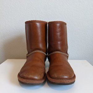 Women's Uggs - Size 5